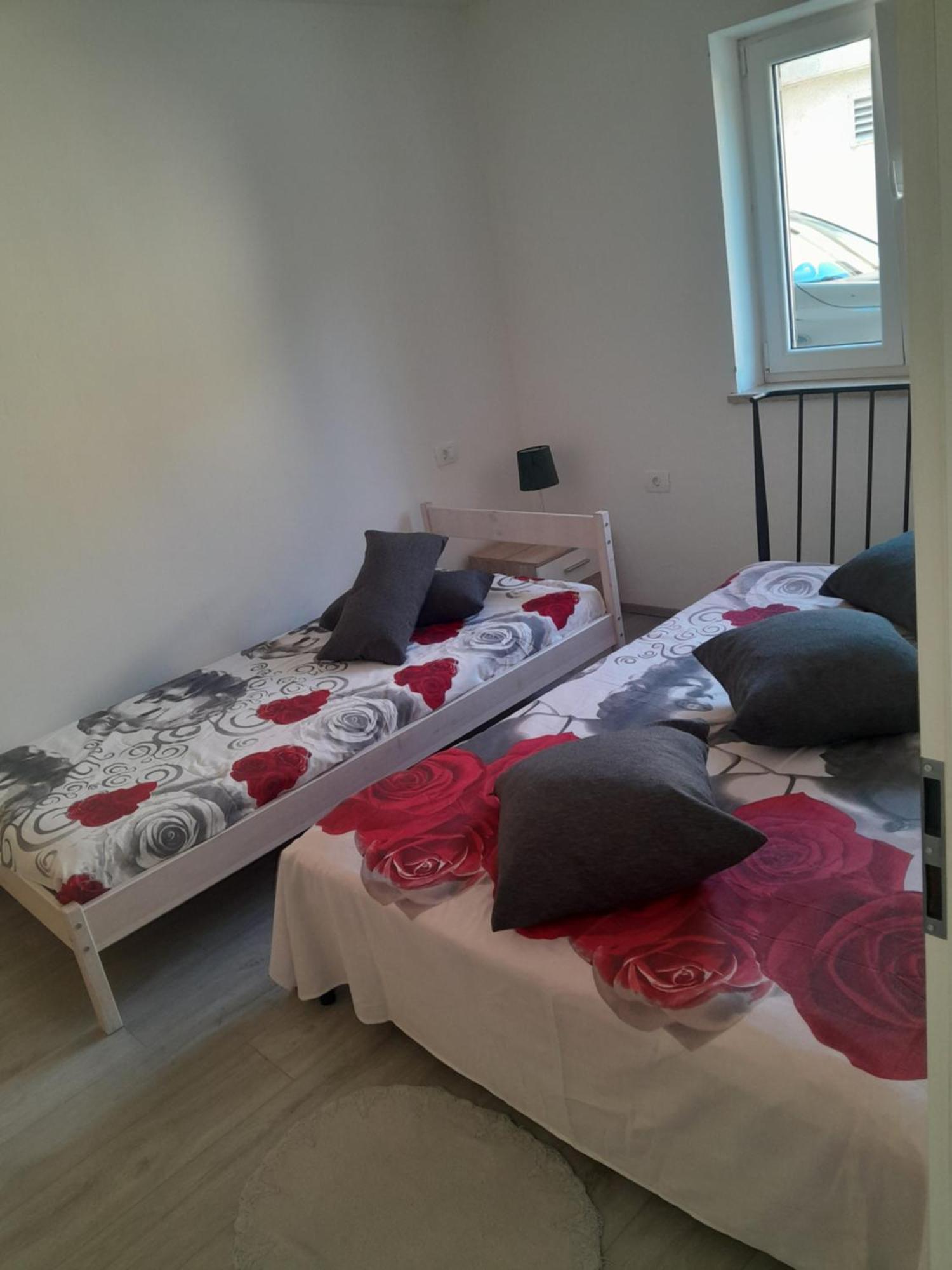 Apartmaji سترونجان المظهر الخارجي الصورة
