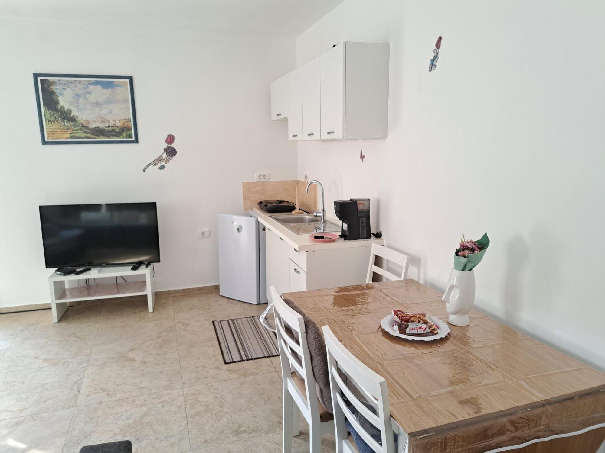 Apartmaji سترونجان المظهر الخارجي الصورة